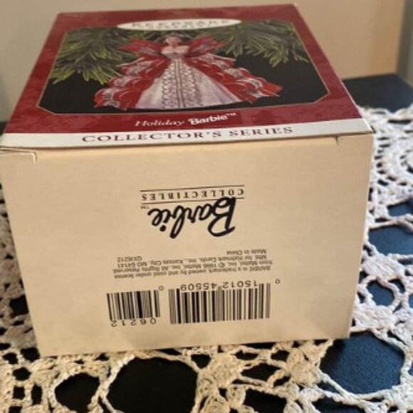 1997 hallmark collector series Barbie ornament - Picture 8 of 10